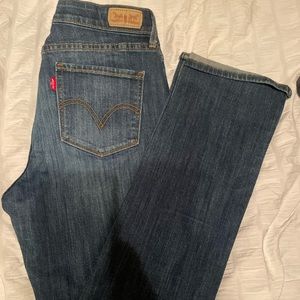 Levi’s Womens Jean - 525 straight leg - Size 8M